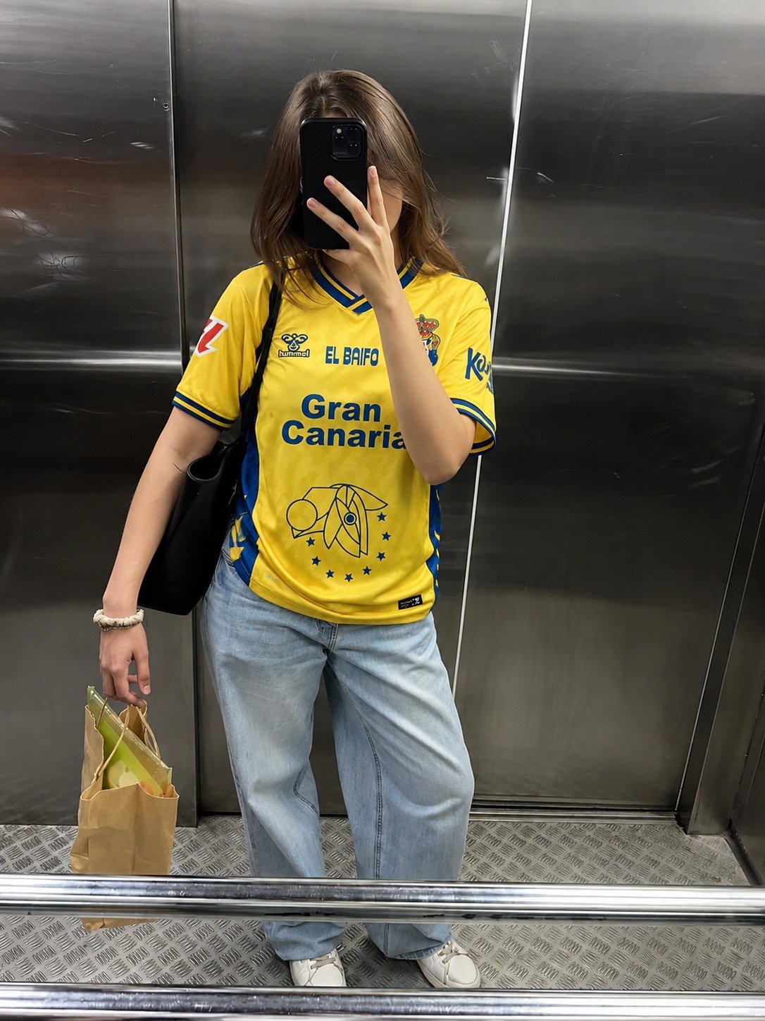 Foto de Sara Blanco con su camiseta